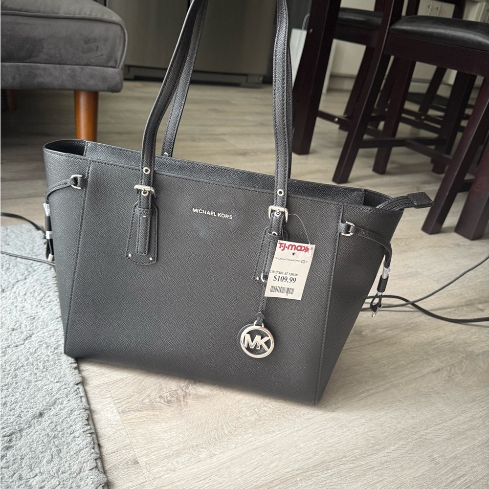 Michael Kors Black Saffiano Leather Tote - Picture 2 of 6